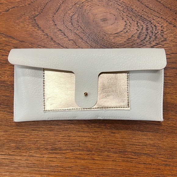 Universal Thread Cream & Gold Glasses Case - Picture 2 of 6